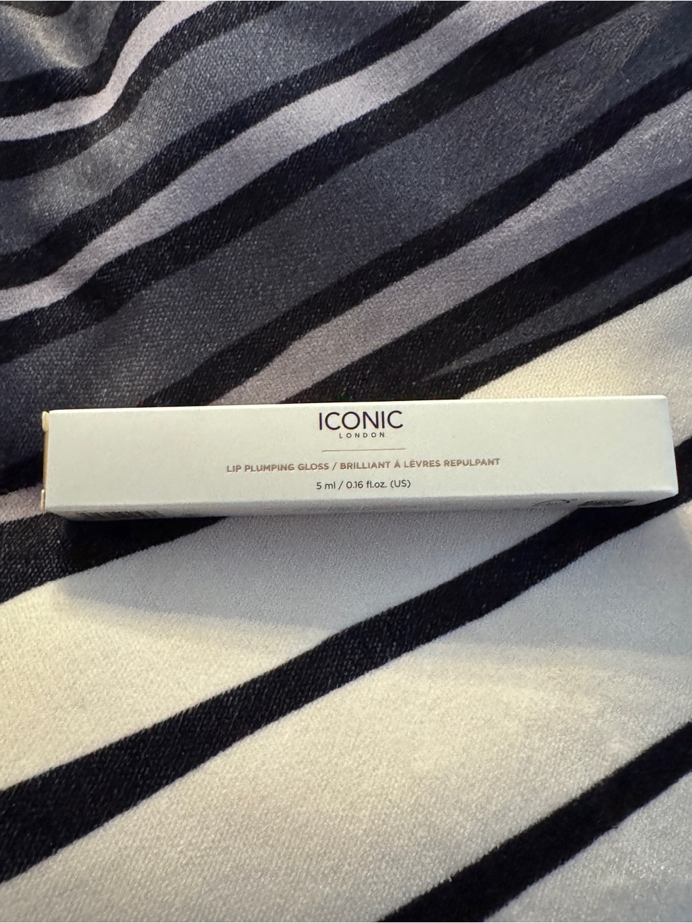 Iconic London Lip Plumping Gloss in ‘Peek-A-Boo’ - Picture 3 of 7